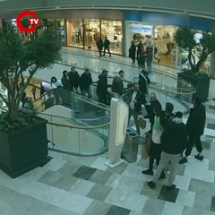 Sarıyer’de AVM’de Senegalli milli futbolcu Papy Djilobodji’ye silah çekip şemsiye fırlattı