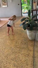 Australian Dad Teaches Daughter How to Remove a Snake From the House