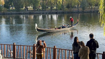 Avanos'ta "Venedik Esintisi": Gondol turlarına yoğun ilgi