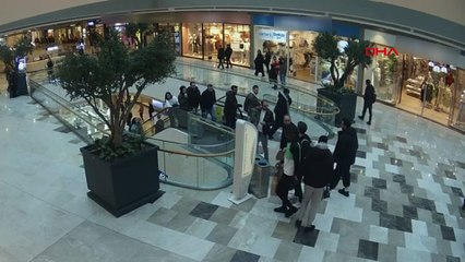 Sarıyer'de oynayan Papy Djilobodji’ye silah çekildi! Polis anında gözaltına aldı