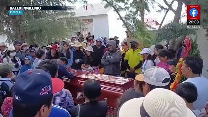 Despedida en Puebla a los dos policías emboscados el domingo por la noche