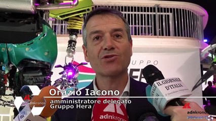 Hera e Lamborghini insieme per l’economia circolare: dagli scarti d’auto nascono robot simbolo di sostenibilità
