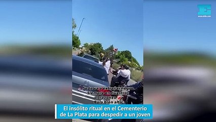 El insólito ritual en el Cementerio de La Plata para despedir a un joven