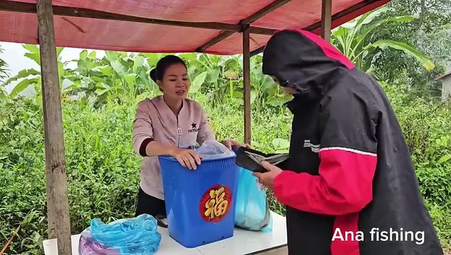 Full video of 45 days of making fish traps. Ana caught many big fish to sell. _ Ana fishing