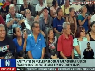 Caracas Sonríe entrega más de mil 300 lentes correctivos a habitantes de parroquias caraqueñas