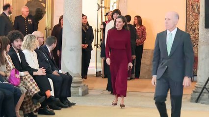 La Reina Letizia repite vestido de Massimo Dutti en los Premios de Innovación y Diseño