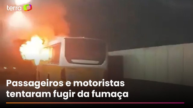 Ônibus pega fogo e interdita túnel Rebouças, no Rio de Janeiro