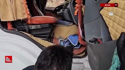 Bitlis'te  tırın dorsesindeki gizli bölmede 20 düzensiz göçmen yakaland