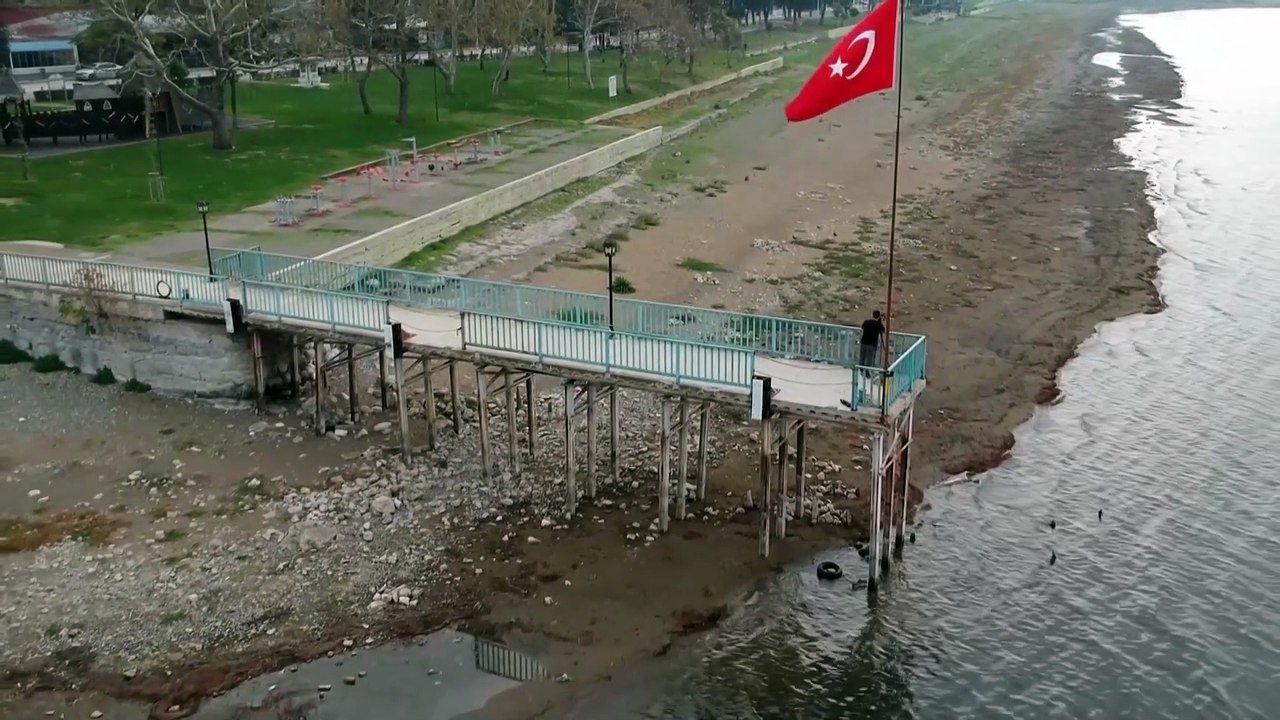 Jezioro Iznik w Turcji gwałtownie wysycha, poziom wody niższy o 350 m