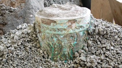 Pompei, un prezioso vaso egizio spunta nella cucina del Thermopolium (06.11.25)