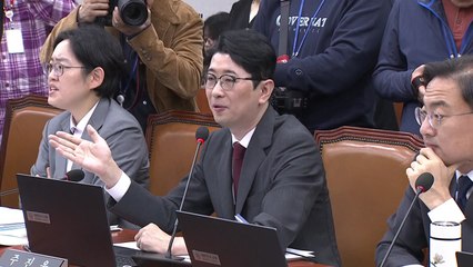국회 운영위, '주진우 이해충돌·김현지 출석' 공방...'배치기' 충돌도 / YTN