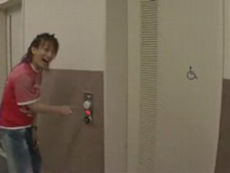 L'arc~en~ciel - Tetsu and the toilett