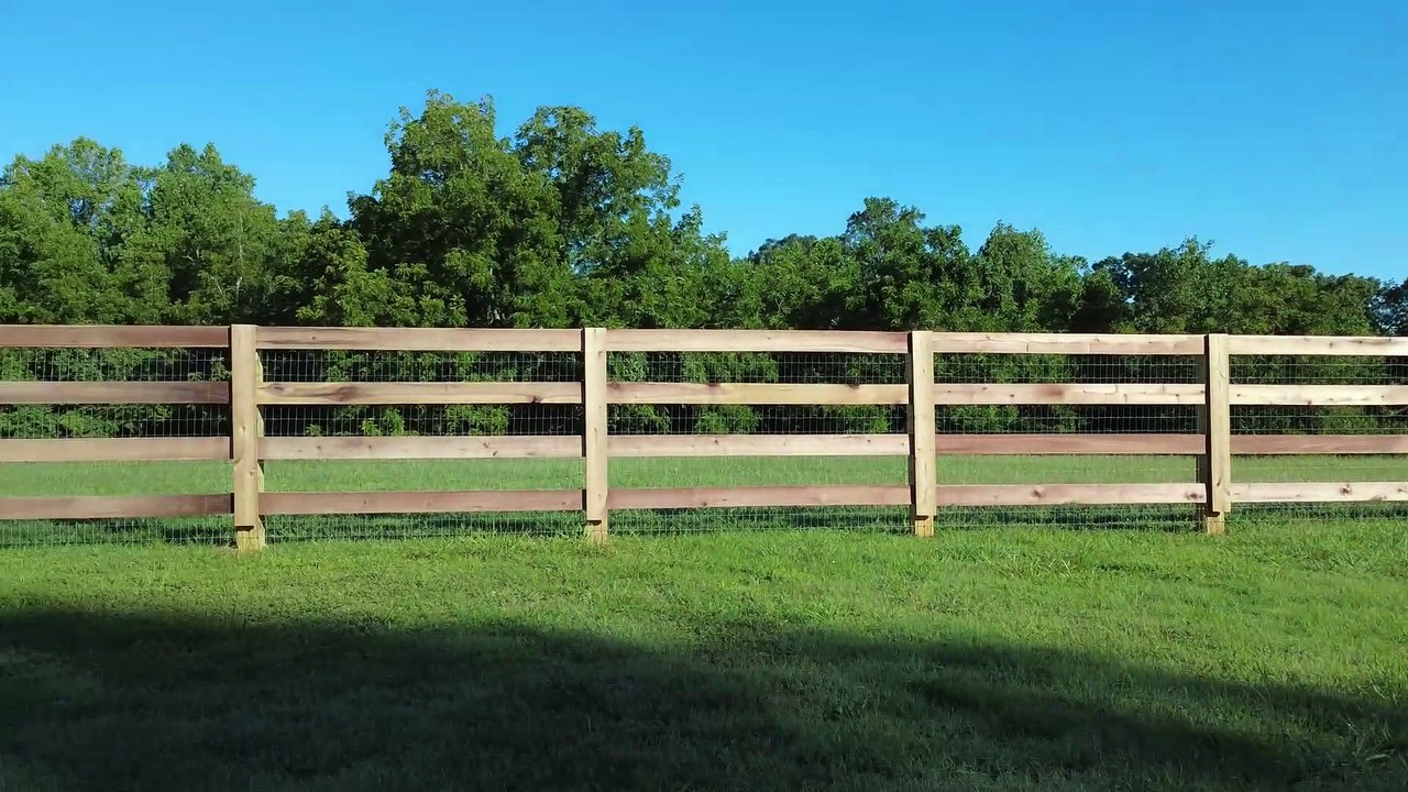Fence Installation & Repair in Knoxville TN | Loudon County Fence | Residential & Commercial Projects