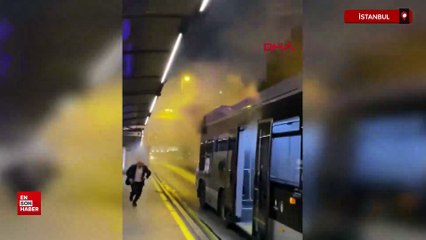 İstanbul Edirnekapı'da metrobüsün motor kısmında çıkan yangın söndürüldü