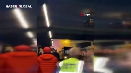 Metrobüste korkutan yangın! Yolcular büyük panik yaşadı