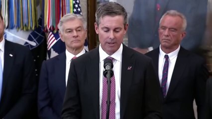 homem desmaia em conferencia de imprensa da casa branca