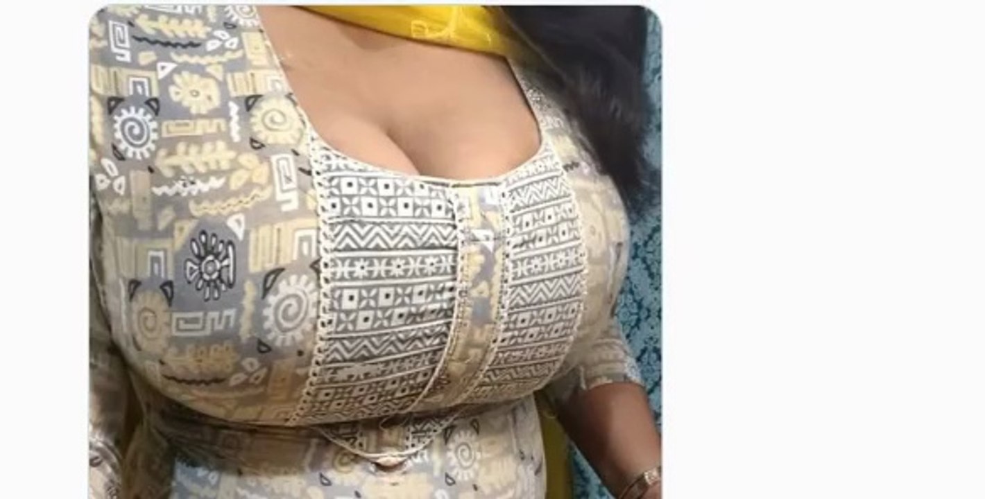 Performing on Afreen in Black Saree