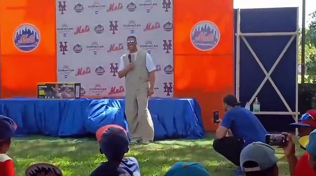Juan Soto encabeza entrega de utilería deportiva a más de 40 ligas infantiles en nombre de los Mets de Nueva York