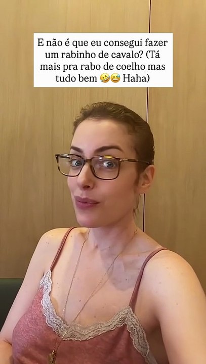 Fabiana Justus comemora crescimento do cabelo após tratamento do câncer: 'Consegui'