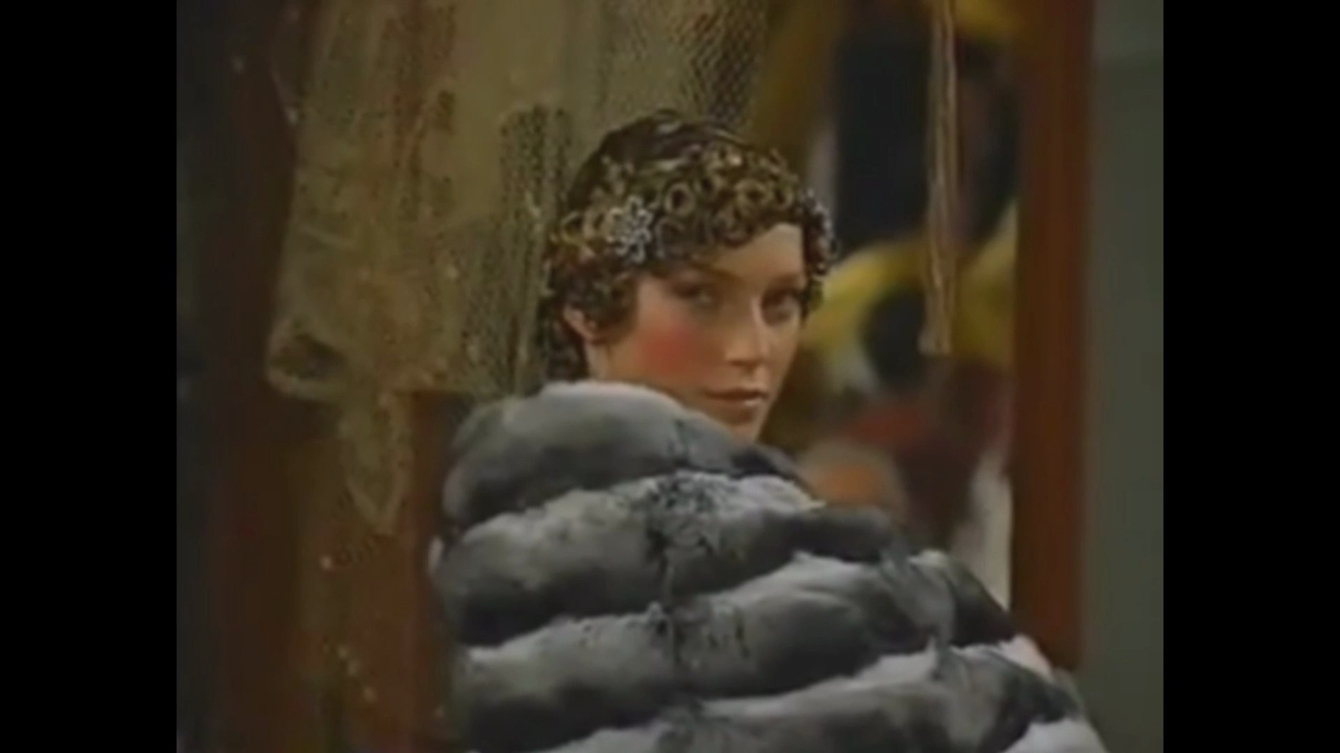 JOHN GALLIANO Fall/Winter RTW Runway Show 1998 - 動画 Dailymotion