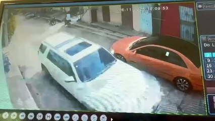  Policía busca a cinco hombres que atacaron a tiros a agentes en Los Girasoles III