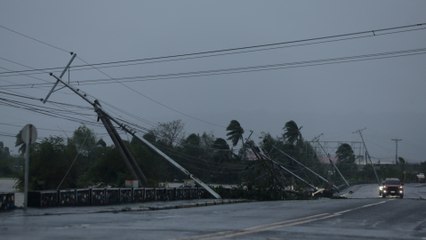 El Supertifón Fung-Wong llegó a la costa de Filipinas y deja varios muertos