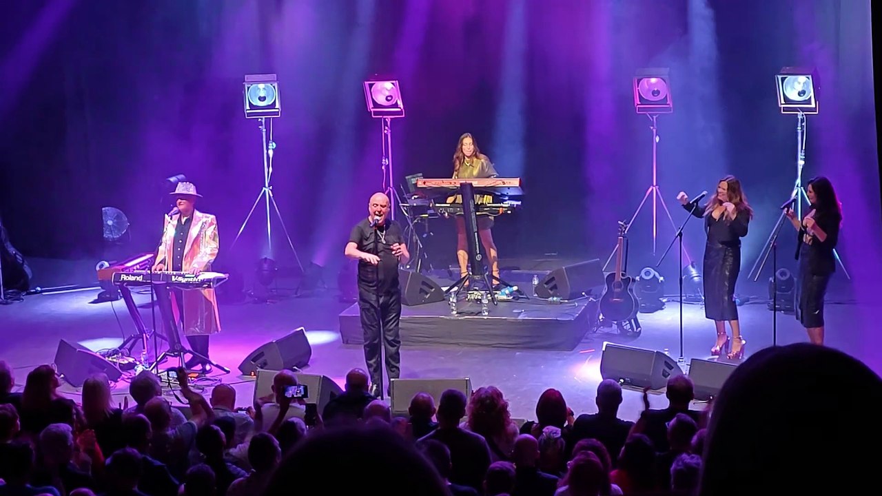 Heaven17-251106-ShephardsBush-05