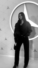 Yeni bir görünümle Özge Törer