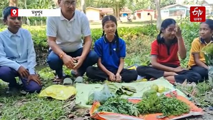 আত্মনিৰ্ভৰশীলতাৰ আদিপাঠ ! শ্ৰেণীকোঠা এৰি বজাৰত বহিল শিক্ষাৰ্থী