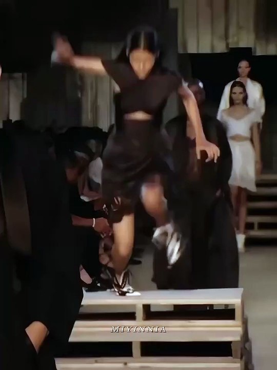 The Difference Between Models and Supermodels#mariacarlaboscono