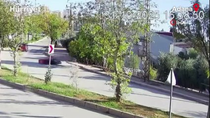 Adana'da keskin viraj tehlikesi: Esnaf kamera taktırdı, kazaları kaydetti