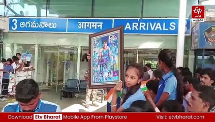 రూ.2.5 కోట్ల నగదు, గ్రూప్-1 ఉద్యోగం - శ్రీచరణికి ప్రభుత్వం భారీ నజరానా