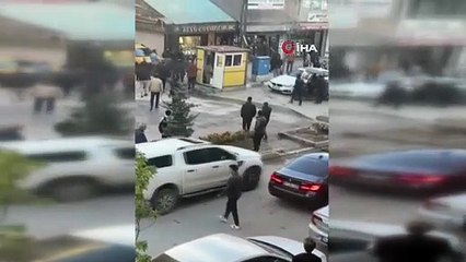 Yüksekova'da cadde ortasında kavga