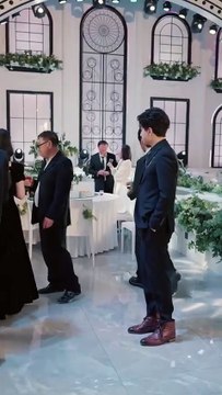 On the day she was diagnosed with terminal cancer, she saw her husband embracing his mistress in their marital home, and even the adopted child was treated as if they were their own. She felt like a fool being played by them, wiping her tears and secretly