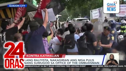 Ilang raliyista, nakagirian ang mga pulis nang sumugod sa Office of the Ombudsman | 24 Oras