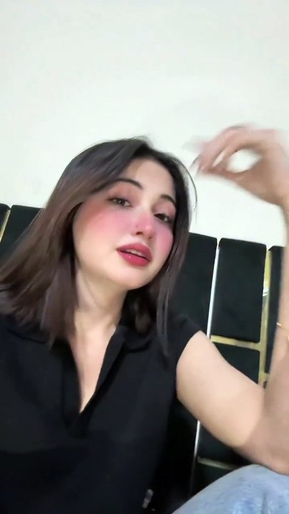 Hania Aamir dublicate girl viral video
