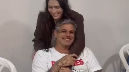 Man reacts with hilarious fear after daughter places a plastic spider on his shoulder