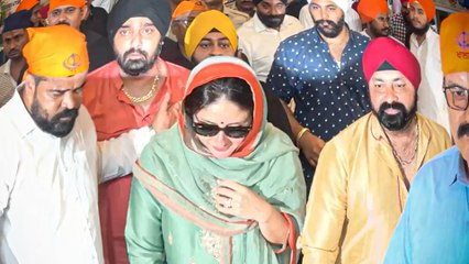 Mumbai: Kareena Kapoor Visits Gurudwara To Seek Blessings From Guru Nanak Ji | Gurupurab
