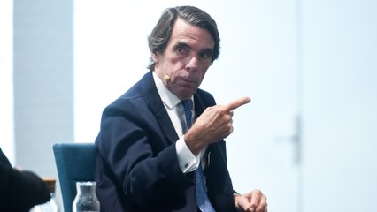 Aznar: "El Gobierno estará fuera de la ley si no hay elecciones o cuestión de confianza"