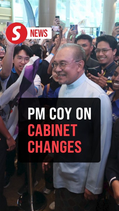 Anwar dances around Cabinet reshuffle questions