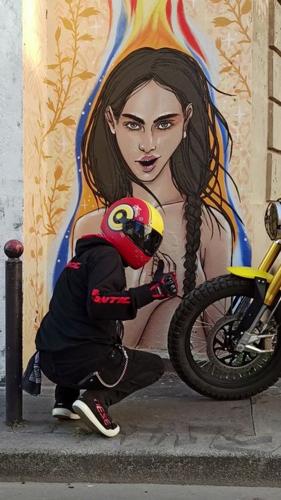 🎨 Street-Art : LUCIE FLETY « Painting with Heart » / Wings « Nineteen Hundred and Eighty Five »