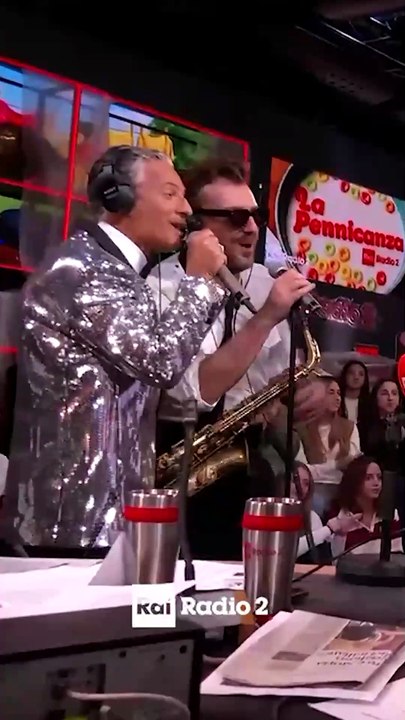 Cesare Cremonini, show con Fiorello tra dialetto bolognese, sax e il nuovo brano 'La Santa Pennicanza'