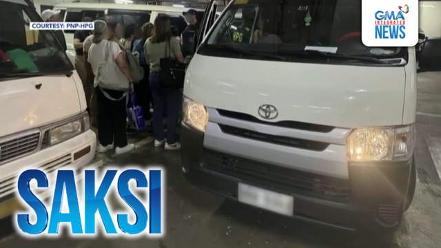 6 na colorum na van, nabistong nagsasakay ng mga pasaherong pa-probinsiya; mga driver nito, tiniketan | Saksi