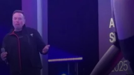 जब Robot के साथ डांस करने लगे Elon Musk