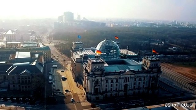 Germania, il ministro della Difesa: Siamo nell'ombra di una guerra