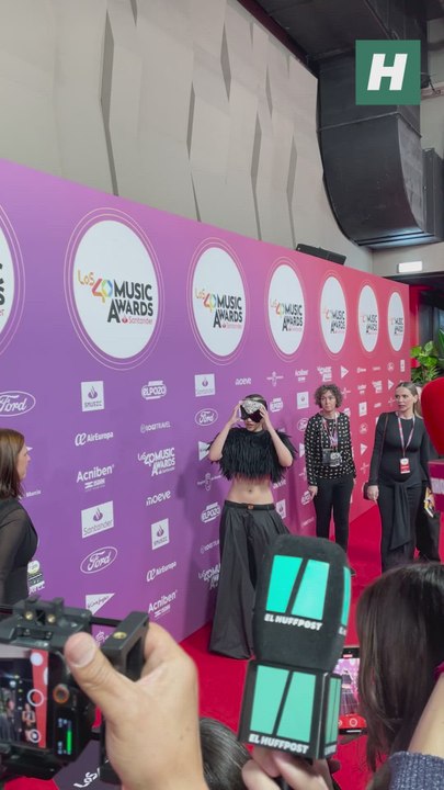 Rosalía 'incendia' la alfombra roja de Los40 Music Awards Santander