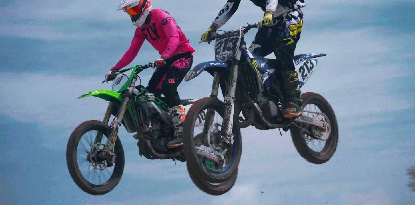 Novice Class Motocross Racing (Raw #28)