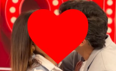 Presentadores venezolanos se plantan beso en la boca