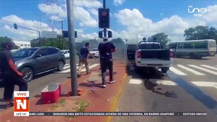 INCENDIO DE UNA CAMIONETA EN EL 2DO ANILLO