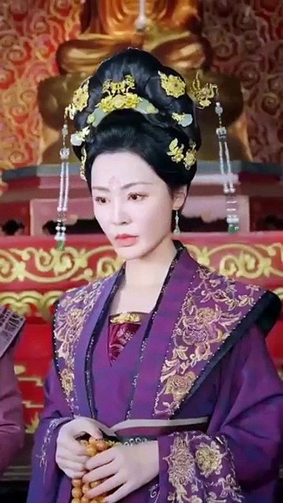 Reborn, she uses her likeness to the late empress to get revenge